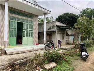 Bán lô đất 2 mặt tiền có 2 căn nhà cấp 4. thổ cư 400 m2. ngay gần trung tâm xã chỉ 450 triệu.