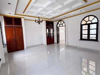 Bán biệt thự 3 tầng mặt tiền, 520m2 tại bùi văn ngữ, thới tam thôn, hóc môn, giá ưu đãi 36 tỷ vnd