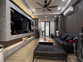 Nhà tân mai, hoàng mai. 5 tầng, thang máy, ô tô cách nhà 5m. dt 40m2, giá 12,68 tỷ.