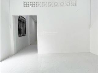 Ban nha giam gia tu 8 ty 2 xuong con 7 ty 7 hem xe 16 chỗ ngan 4,3 dai 16