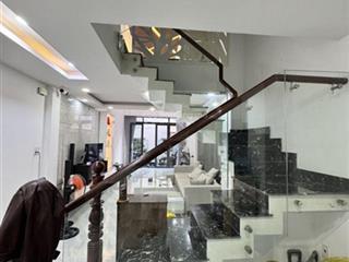 Chủ nhà giảm giá hết cở luôn ngan 4 dai 17 gia 12ty8 nha mới toan đem vali vao là ở liền luôn