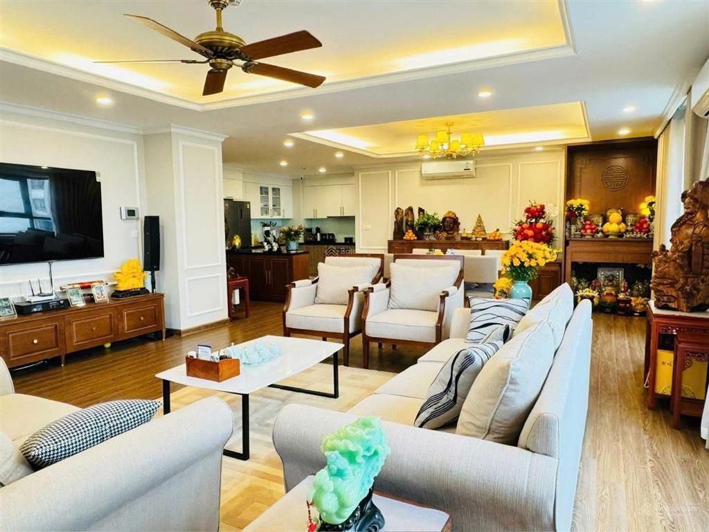 Bán nhanh căn 168m 3 ngủ, view đẹp, giá tốt, full nội thất, đang cho thuê 20 triệu 1 tháng