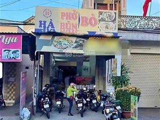 Bán gấp nhà mặt tiền ngay chợ đệm đang cho thuê 8tr/tháng, 1 lầu giá 690 triệu