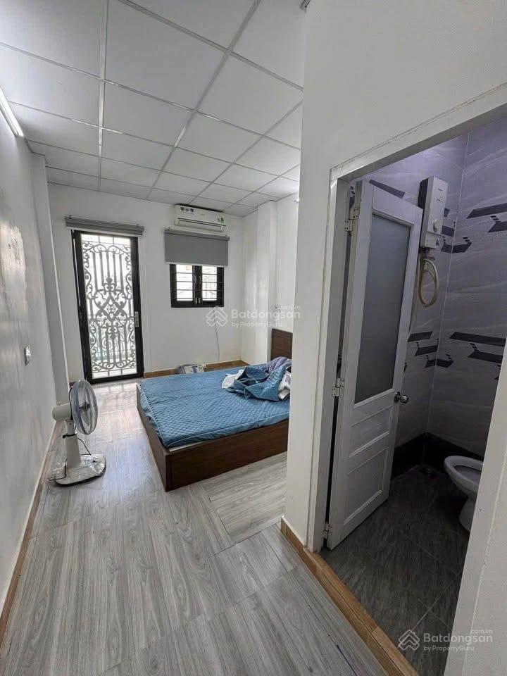 Bán gấp nhà mặt tiền (5mx20m) ngay chợ bình chánh đang cho thuê 18tr/tháng