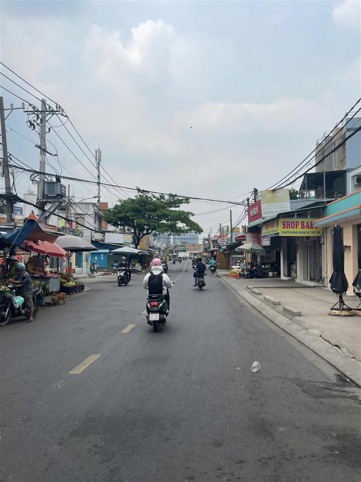 Bán gấp nhà mặt tiền (5mx20m) ngay chợ bình chánh đang cho thuê 18tr/tháng