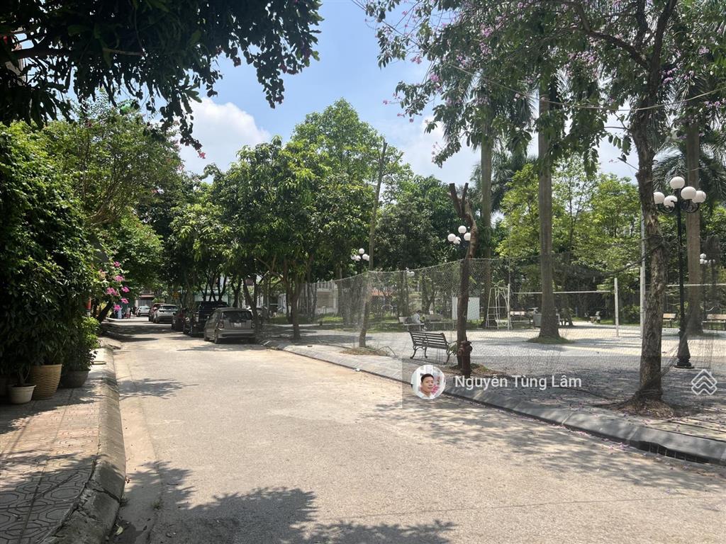 Biệt thự kđt sài đồng 180 m2 hoàn thiện đẹp cách hồ 20m giá tốt nhất