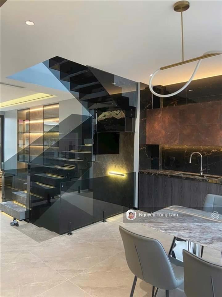 Biệt thự kđt sài đồng 180 m2 hoàn thiện đẹp cách hồ 20m giá tốt nhất