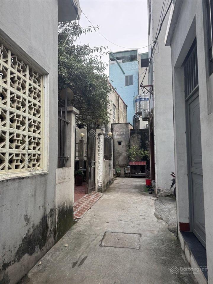 Nhỉnh 4 tỷ lô góc 40m2 ô tô vào nhà gần chợ trường học cấp 1, 2, 3 gần tòa rubi khu vực còn 1 lô