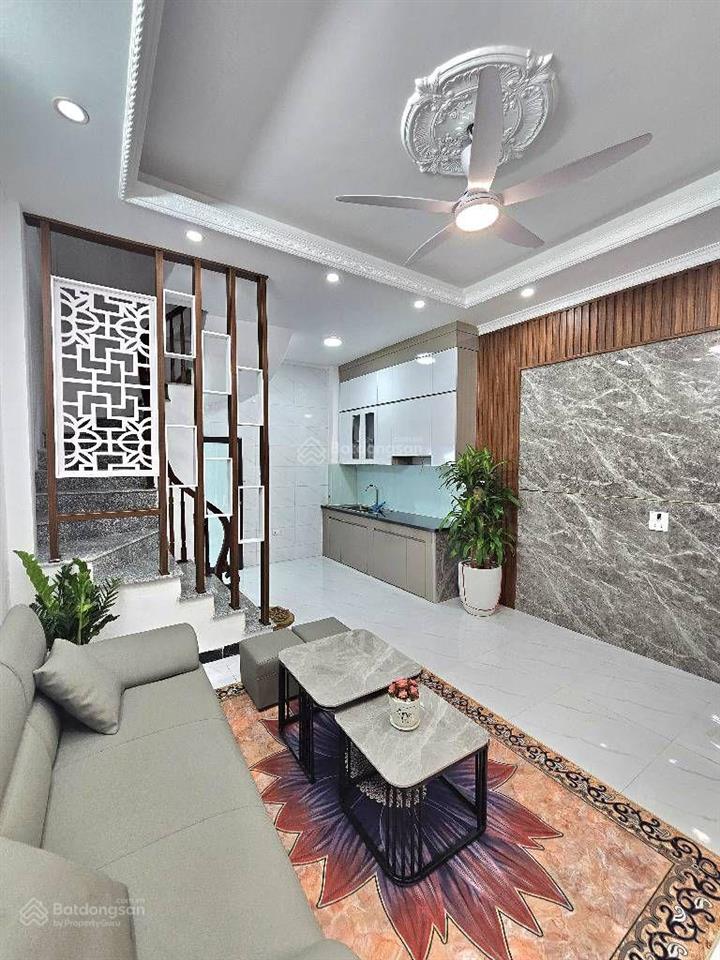 Chỉ 6 tỷ có nhà 5 tầng 35m2 ô tô vào nhà, ngõ thông gần chợ trường cấp 1 2, 3 gần vinhomes riversi