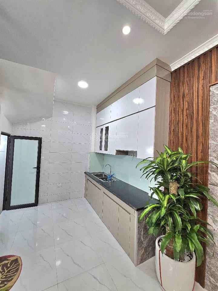 Chỉ 6 tỷ có nhà 5 tầng 35m2 ô tô vào nhà, ngõ thông gần chợ trường cấp 1 2, 3 gần vinhomes riversi