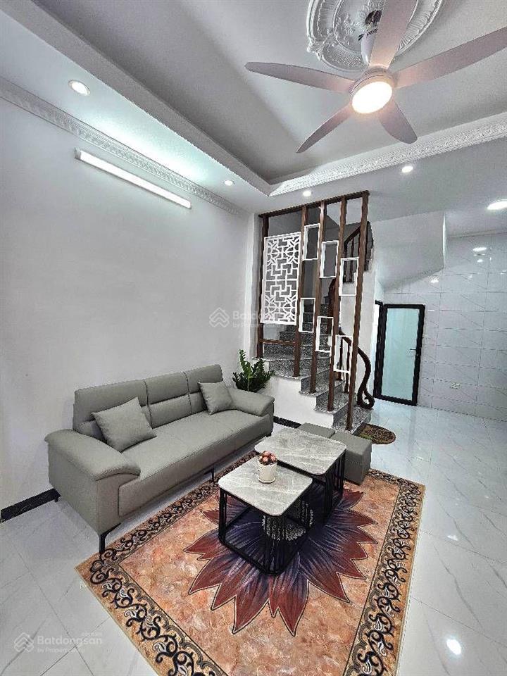 Chỉ 6 tỷ có nhà 5 tầng 35m2 ô tô vào nhà, ngõ thông gần chợ trường cấp 1 2, 3 gần vinhomes riversi