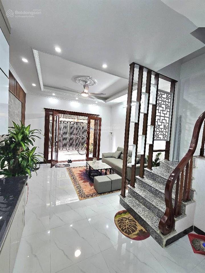 Chỉ 6 tỷ có nhà 5 tầng 35m2 ô tô vào nhà, ngõ thông gần chợ trường cấp 1 2, 3 gần vinhomes riversi