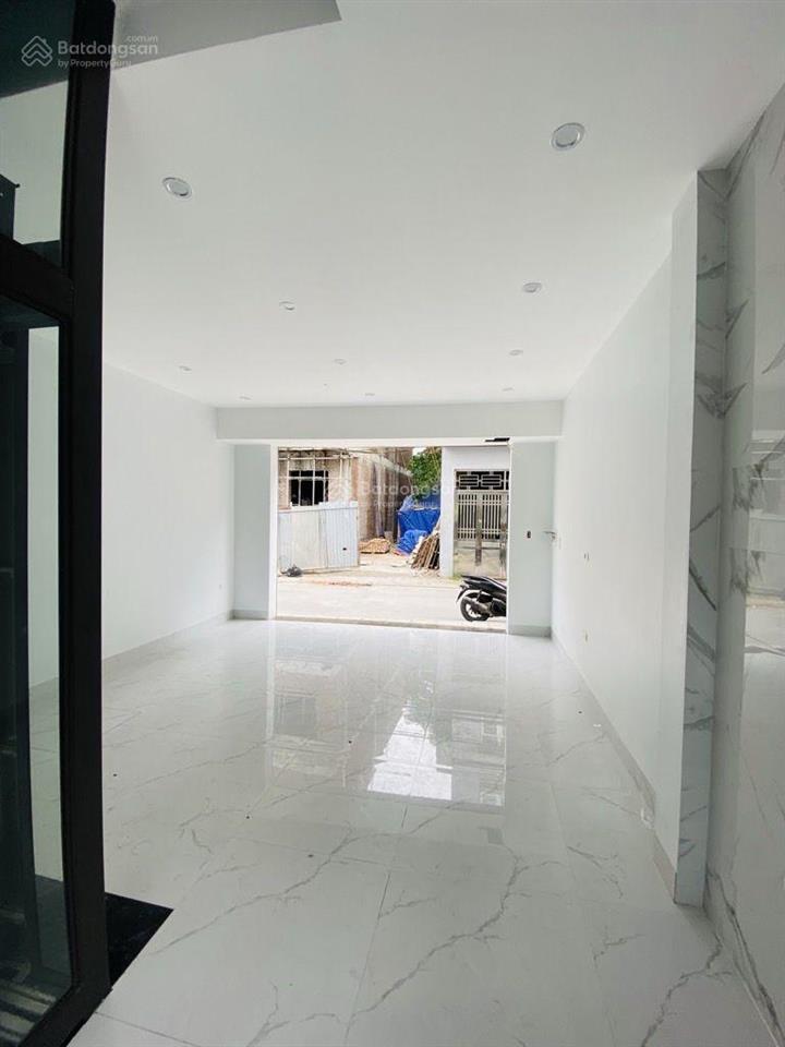 Chỉ 6.1 tỷ có nhà 5 tầng 38m2 thang máy mới coong ô tô vào nhà gần học viện nông nghiệp gần vin 1