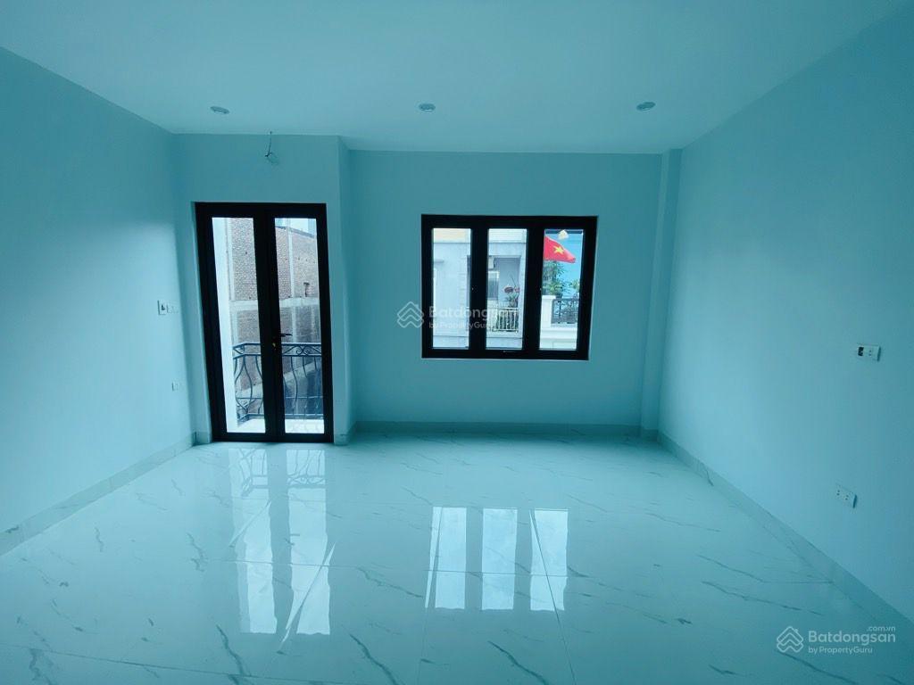 Chỉ 6.1 tỷ có nhà 5 tầng 38m2 thang máy mới coong ô tô vào nhà gần học viện nông nghiệp gần vin 1