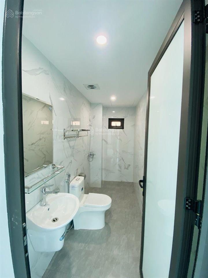 Chỉ 6.1 tỷ có nhà 5 tầng 38m2 thang máy mới coong ô tô vào nhà gần học viện nông nghiệp gần vin 1
