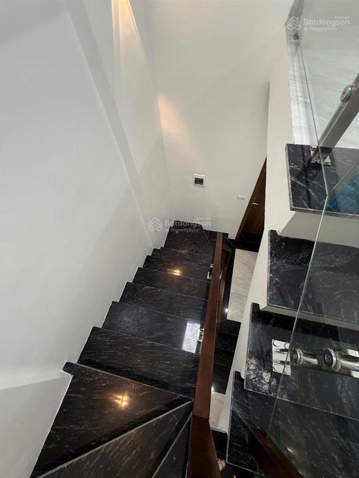 Ngọc thuỵ 53m 4 tầng nhà mới. ngõ thông ô tô sang các ngõ. gần hồ điều hòa.