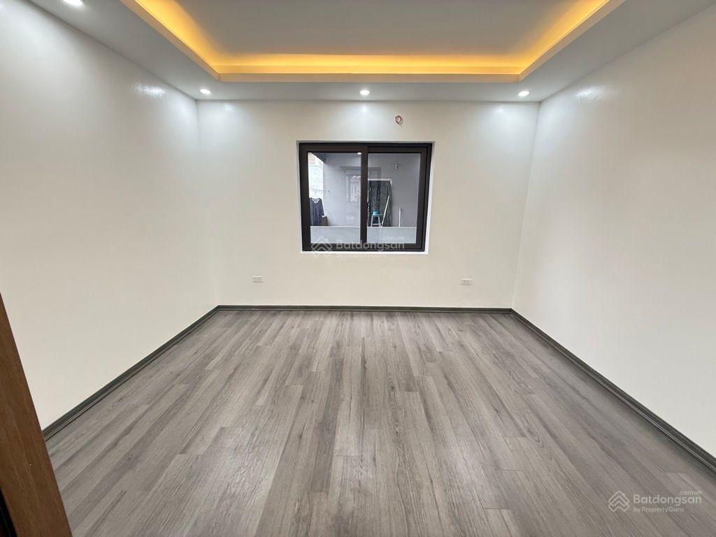 Ngọc thuỵ 53m 4 tầng nhà mới. ngõ thông ô tô sang các ngõ. gần hồ điều hòa.