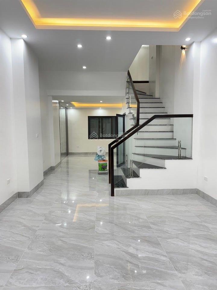 Ngọc thuỵ 53m 4 tầng nhà mới. ngõ thông ô tô sang các ngõ. gần hồ điều hòa.