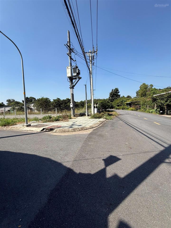 Tôi cần tiền bán ngộp lô đất 103,8m2 giá 1 tỉ 550 ngay chợ phú hòa đông dân cư đông đúc hiện hữu.