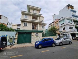 Biệt thự 3 mặt thoáng nguyễn thành ý q1 240m, nội thất gỗ tự nhiên, giảm còn 126 tỷ