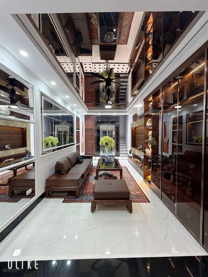 Nhà siêu phẩm 7 tầng thang máy nhà đẹp như khách sạn 5 sao mặt ngõ trung tâm ba đình. 56m2*7t 18tỷ