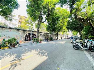 Bán căn nhà toạ lạc ngay mặt phố phùng hưng,vỉa hè 5m.hợp mọi loại hình kinh doanh.gần phố đi bộ