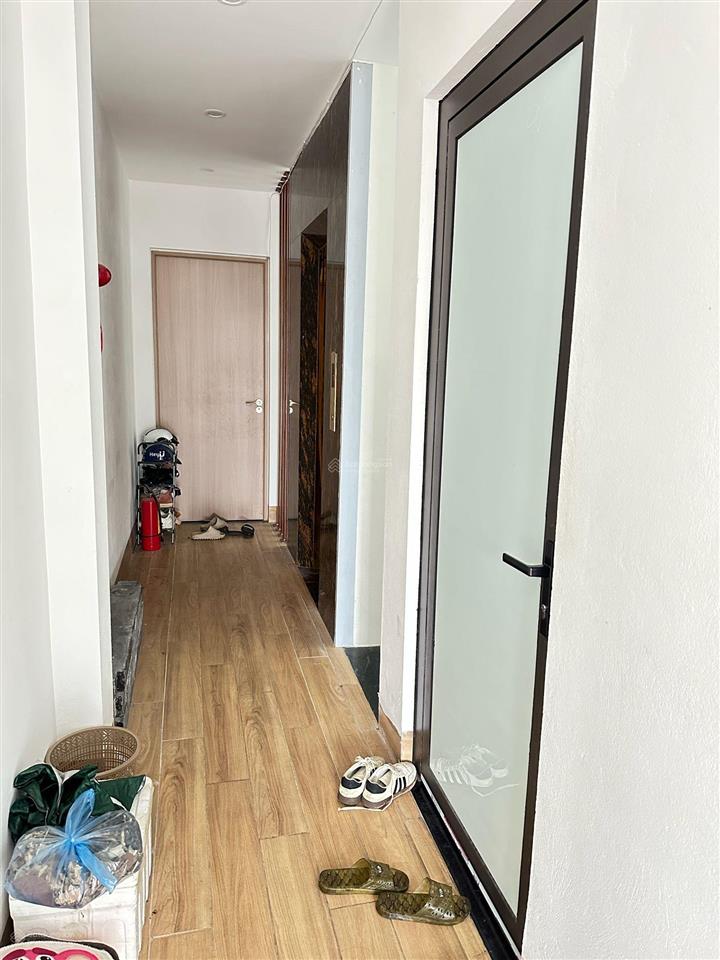 Bán ccmn mặt phố chợ 7 tầng thang máy nhà mới kinh doanh sầm uất  dòng tiền 600tr /năm