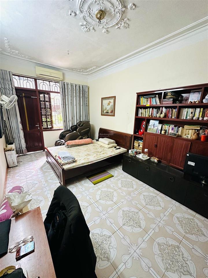 Bán nhà siêu hiếm phố víp láng hạô chờ thang máytrung tâm đống đacực gần phố, vị trí đỉnh, nhà 2