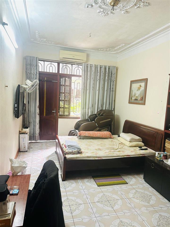 Bán nhà siêu hiếm phố víp láng hạô chờ thang máytrung tâm đống đacực gần phố, vị trí đỉnh, nhà 2