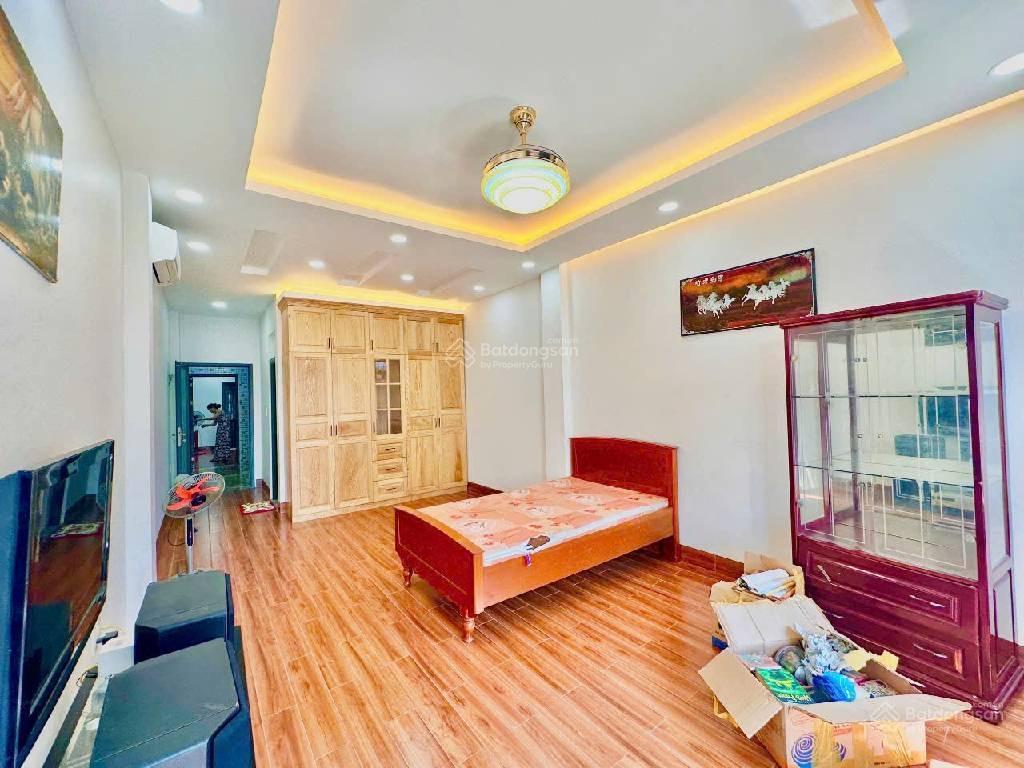 Nhà 4 tầng đẹp hẻm xe hơi ngã tư bốn xã.bình tân, tặng full nội thất cho khách thiện chí,nhỉnh 6tỷ