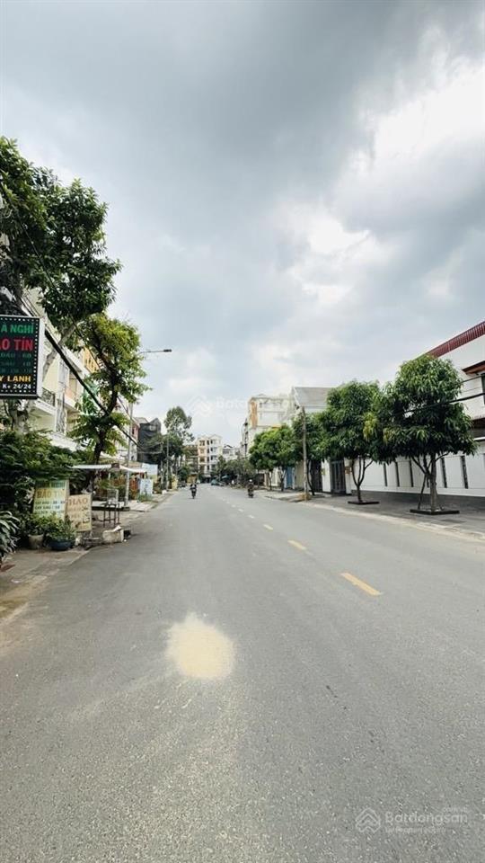 Tặng full nội thất,nhà 4 lầu,nở hậu tài lộc ngay ngã tư 4 xã.bình tân.