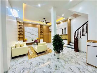 Nhà gần như là mặt phố, đang hoàn thiện, 5 tầng full đồ giá cực rẻ