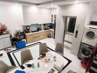 Sát mặt phố trương định, thang máy, giá siêu mềm