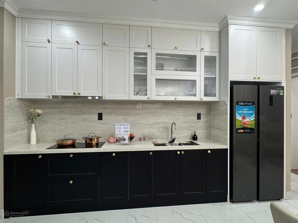 Bán căn hộ gần sân bay orchard parkview 2pn nhà đẹp tầng trung thoải mái