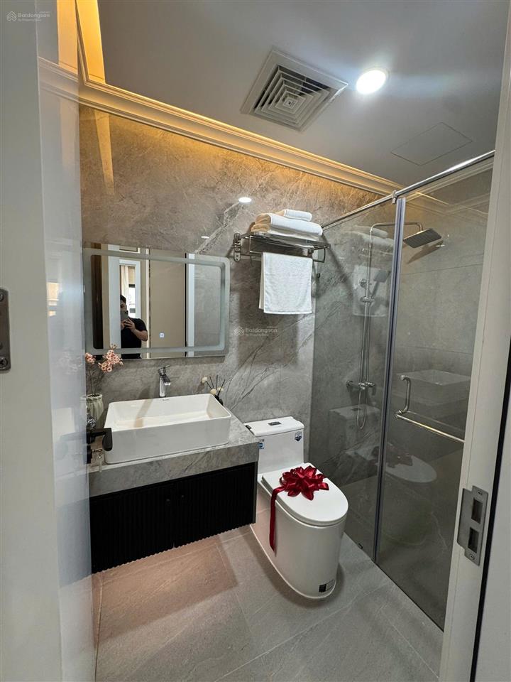 Bán căn hộ gần sân bay orchard parkview 2pn nhà đẹp tầng trung thoải mái