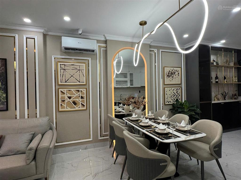 Bán căn hộ gần sân bay orchard parkview 2pn nhà đẹp tầng trung thoải mái