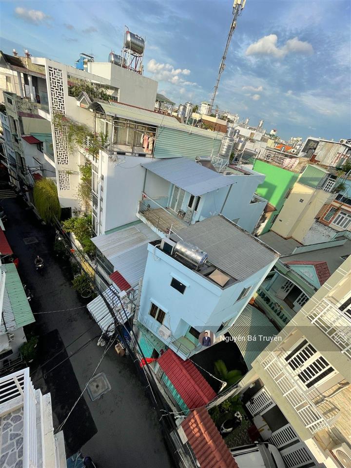 Bán nhà góc 2 mặt thoáng đường thích quảng đức quận phú nhuận, 4 lầu st 6 ngủ, mới đẹp ở chỉ 9.99đ