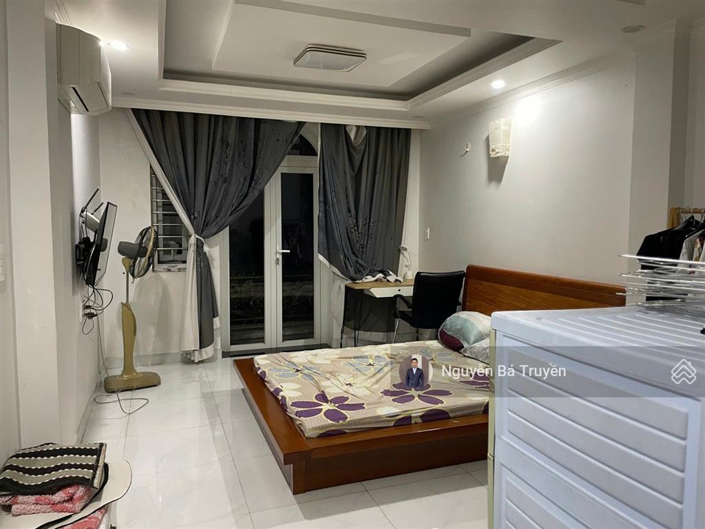 Bán nhà góc 2 mặt thoáng đường thích quảng đức quận phú nhuận, 4 lầu st 6 ngủ, mới đẹp ở chỉ 9.99đ