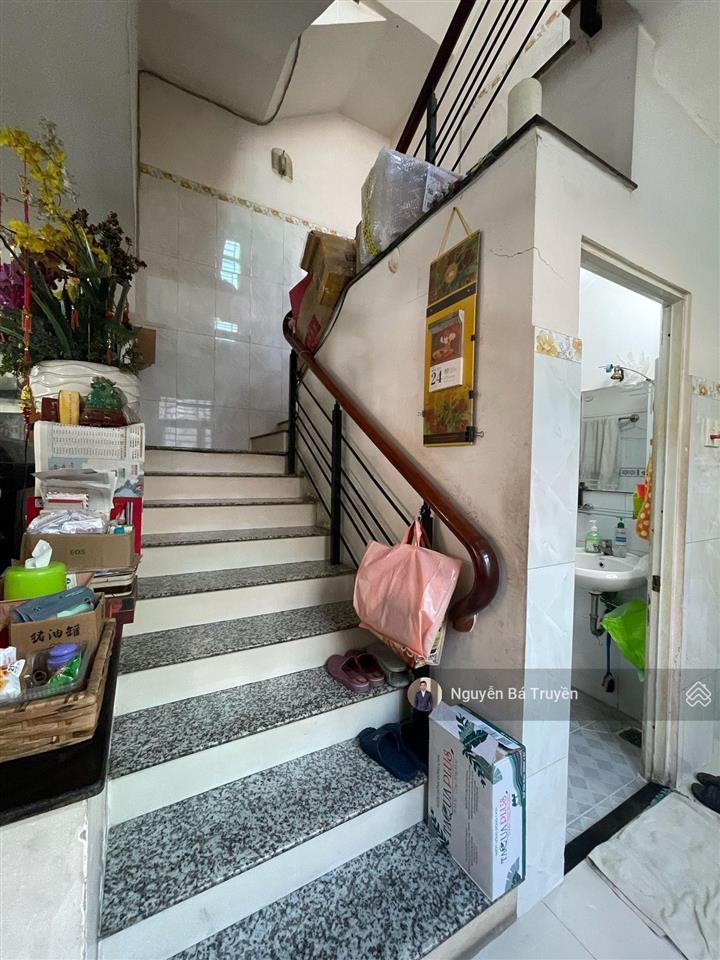 Bán nhà góc 2 mặt thoáng đường thích quảng đức quận phú nhuận, 4 lầu st 6 ngủ, mới đẹp ở chỉ 9.99đ