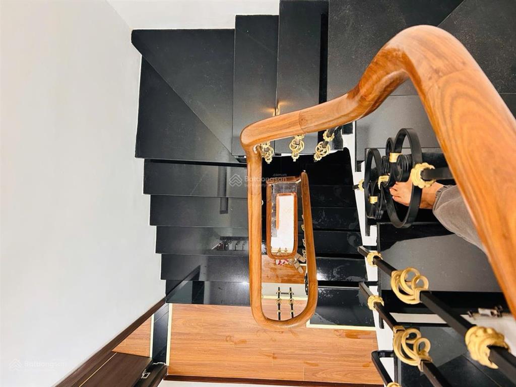 Bán nhà phố vip trần phúvăn quánhà đông. 40m2 4 tầng, lô góc, 2 thoáng ngõ thông, ô tô, full đồ