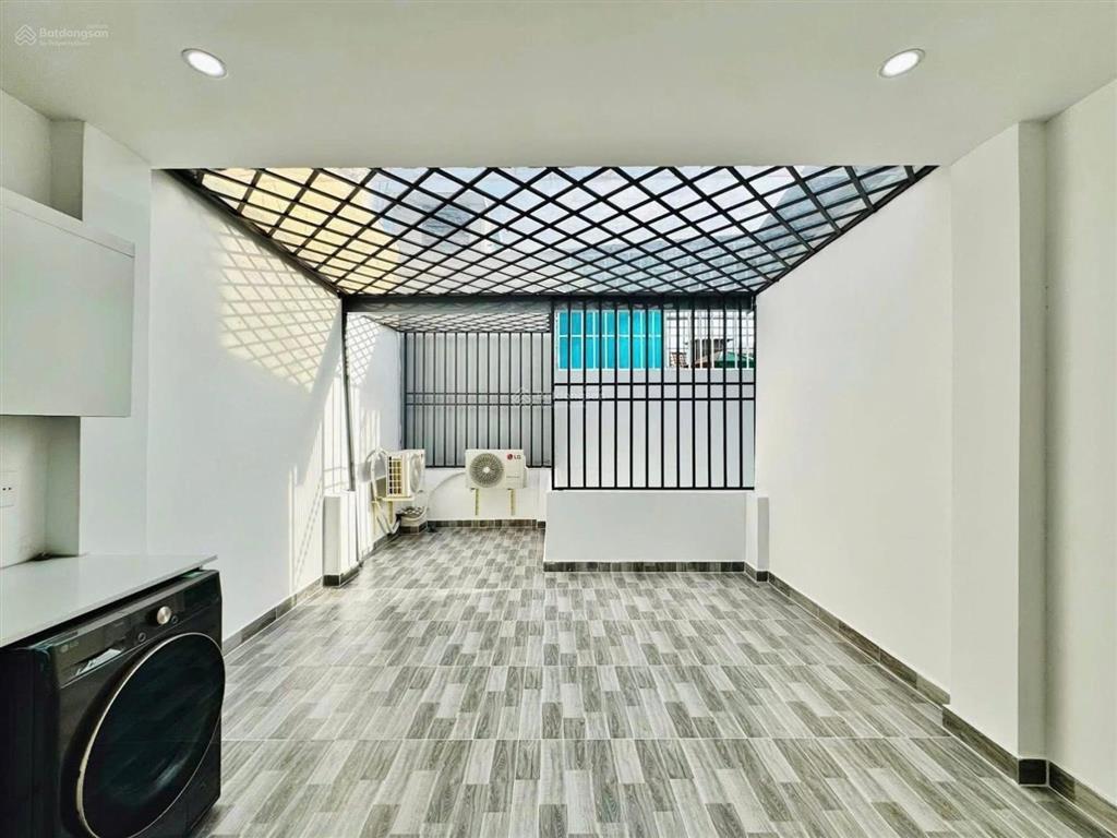 Sốc! chính chủ cần bán gấp nhà trần văn sắc, thảo điền, quận 2. dt 110m2. pháp lý chuẩn