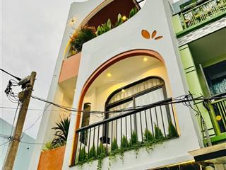 Sốc! cực kì ưu đãi cho khách hàng dọn vào ở ngay, bán nhà lê thị bạch cát, q11. chỉ 3 tỷ 980/56m2.