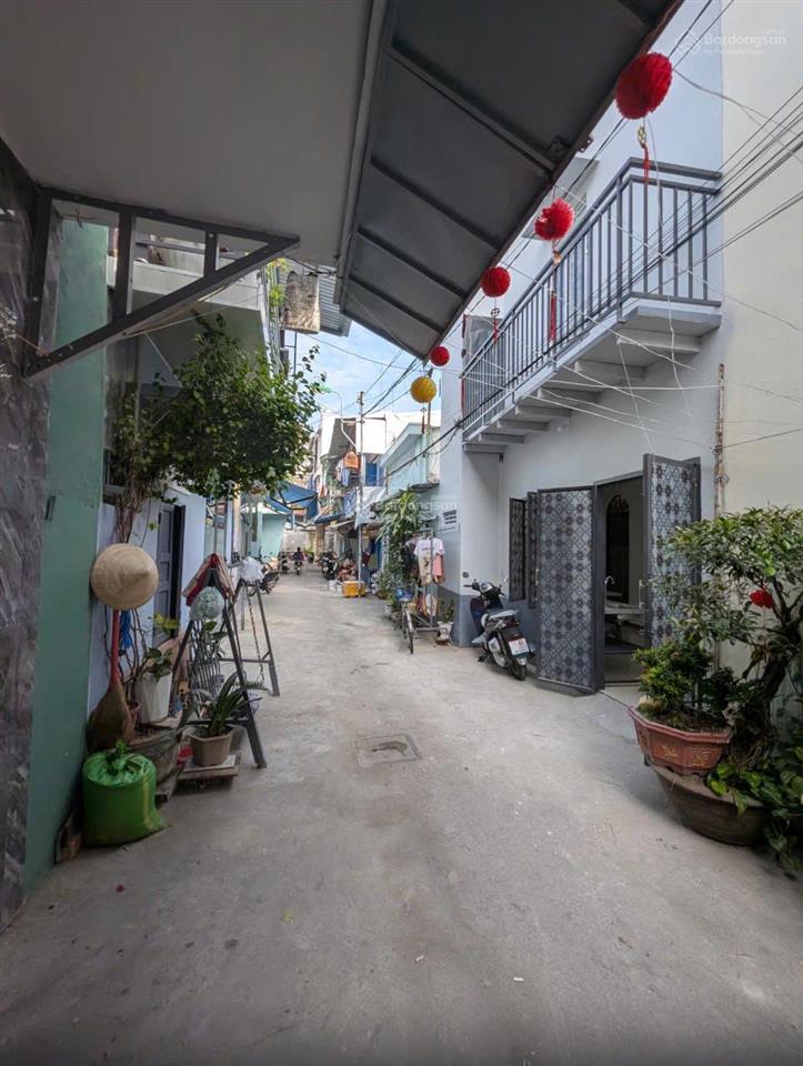 Bán nhà gác lửng hai mặt tiền hẻm phương sài  trung tâm nha trang