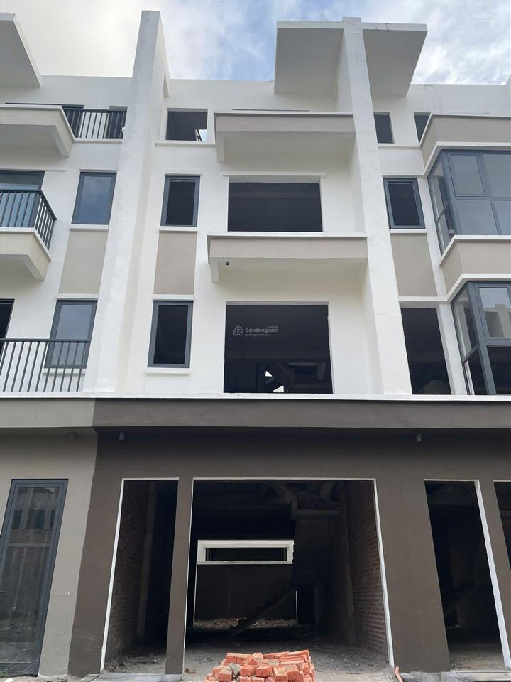 Bán lô góc 2 mặt tiền đường 31m flc tropical hạ long, dt 100m2 giá 31tr/m2