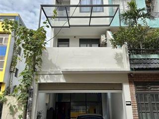 Nhà có thang máy đường hoàng văn thụ p8 phú nhuận. dt 4m x 18m. giá 6 tỷ 650. 4 tầng, 6pn, 7wc