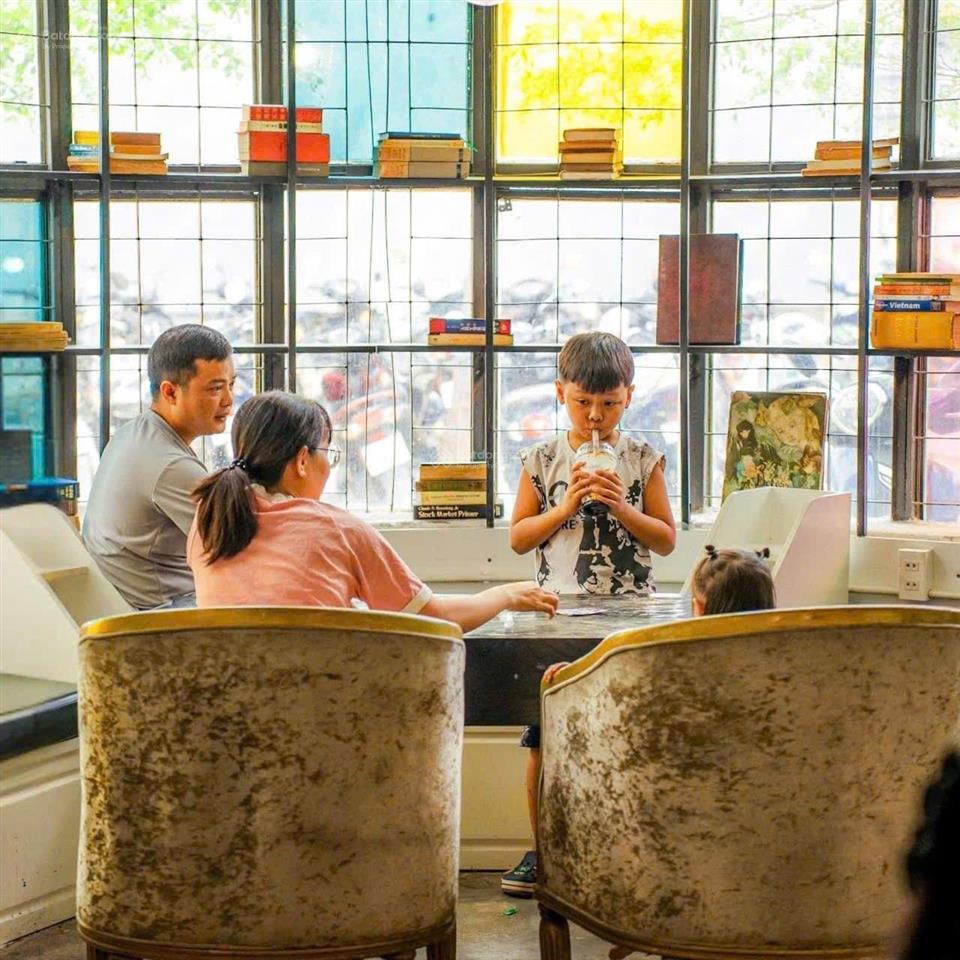 Bán 915m2 đất odt tặng biệt thự gần emart vincom phan văn trị