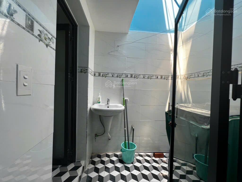 Giảm sốc 200tr chỉ còn 5.1 tỷ nhà 60m hiệp bình phước đối diện vạn phúc city