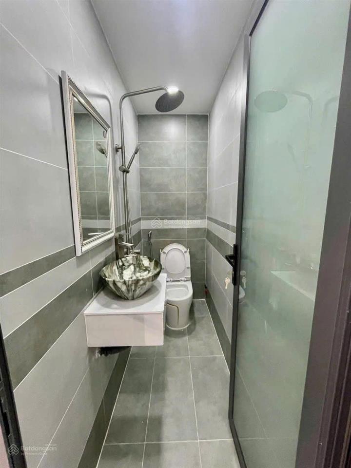 Định cư bán nhà hxh minh phụng, 4 x 14, 3 tầng btct 4 pn có sân thượng, gần chợ bình tiên