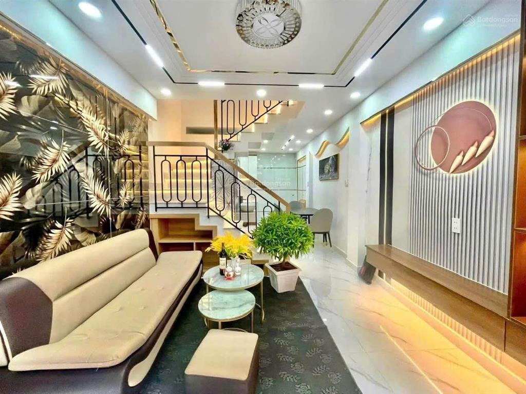 Định cư bán nhà hxh minh phụng, 4 x 14, 3 tầng btct 4 pn có sân thượng, gần chợ bình tiên