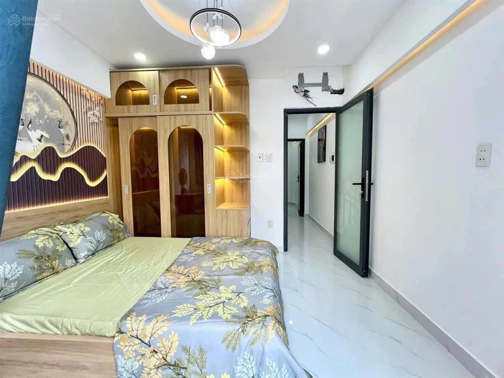 Định cư bán nhà hxh minh phụng, 4 x 14, 3 tầng btct 4 pn có sân thượng, gần chợ bình tiên